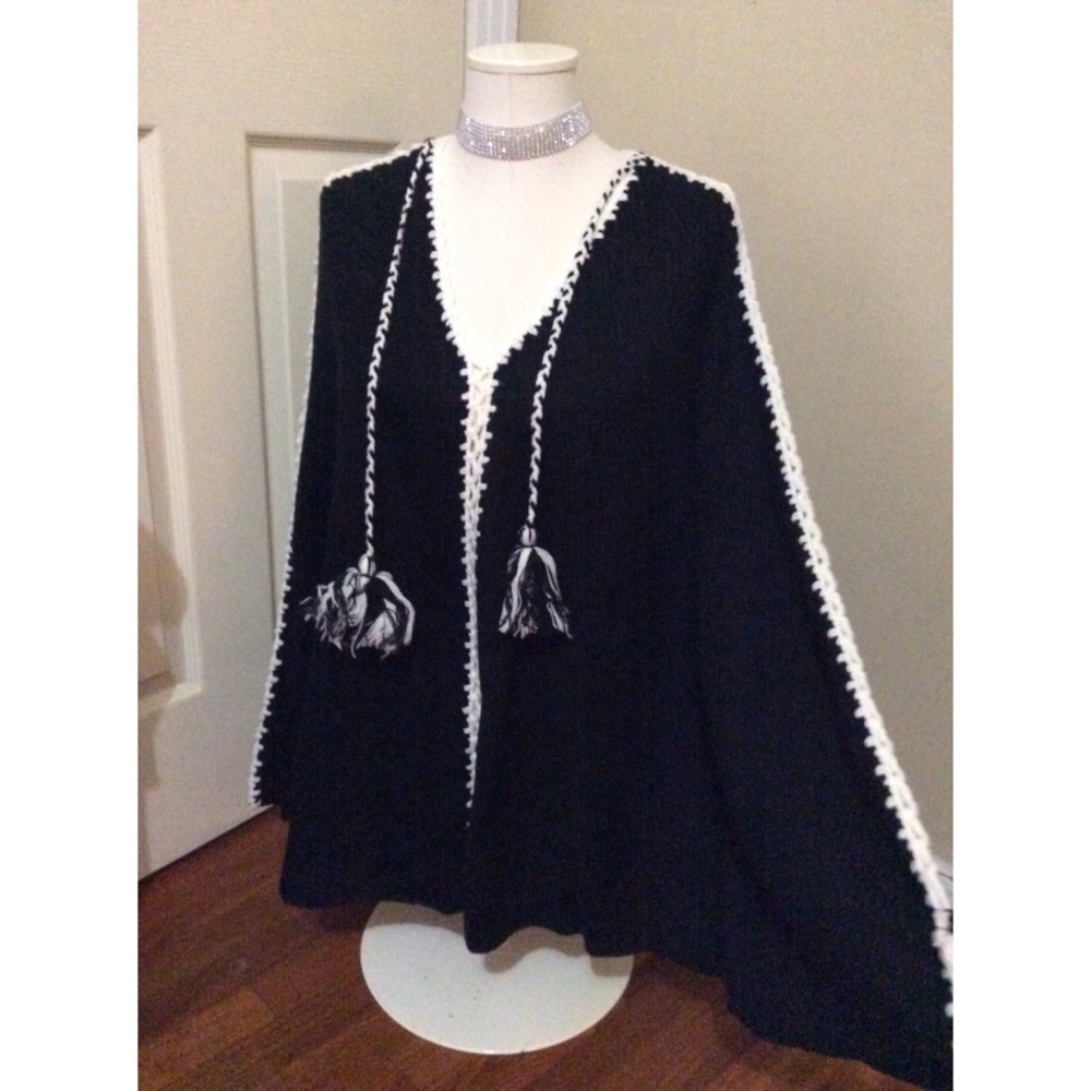 ⭐️NWT⭐️ Brand New! Boho Chic Sweater Top size M/L